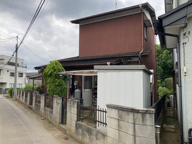 野田市岩名　中古戸建ての前面道路含む現地写真