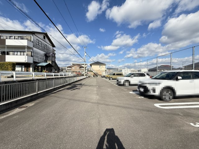 シャーメゾン・ルーチェの駐車場