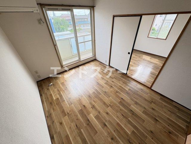 ミツモリハイツの居間・リビング|高崎、前橋のお部屋探しはエンドスケープまで！お客様の理想お聞かせ下さい♪