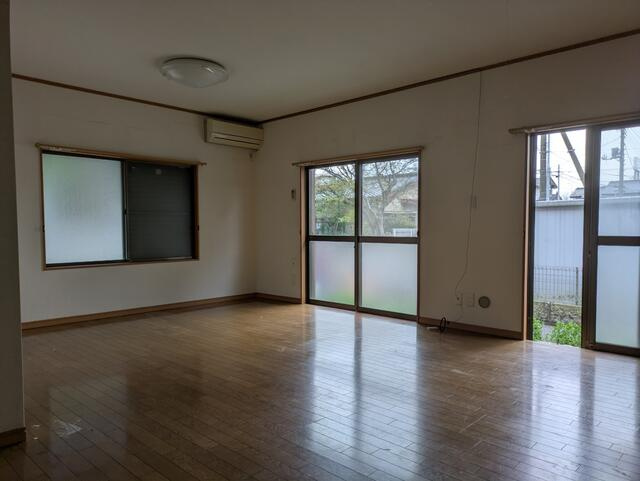 宇都宮市中久保2丁目　3ＬＤＫ　中古住宅の居間・リビング