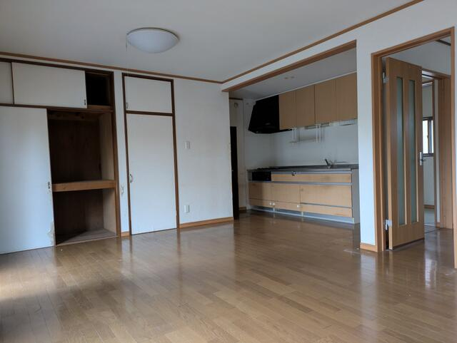 宇都宮市中久保2丁目　3ＬＤＫ　中古住宅の居間・リビング