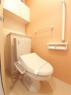 【トイレ】 | マリン・ベリー 2LDKHT | 落ち着いたトイレです
