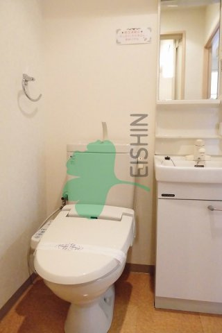 リファレンス博多駅前のトイレ|清潔感のあるトイレです。