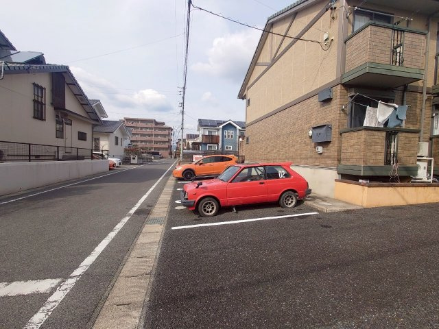 アヴニール浄水 の駐車場