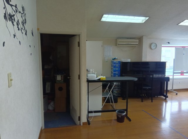 草津市野路町の店舗事務所の内装