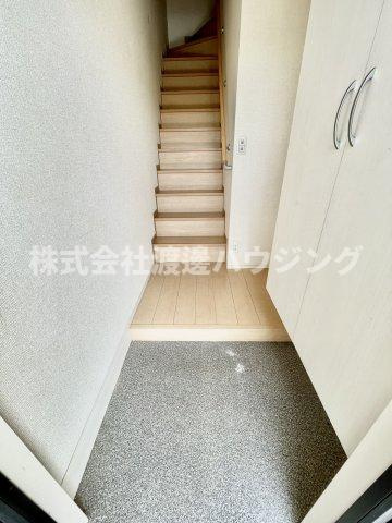 クローバーハイツの玄関