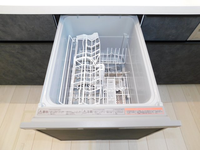名古屋市西区玉池町の新築一戸建のキッチン|◇食洗器◇　　家事の時短になる便利な食洗器付き♪