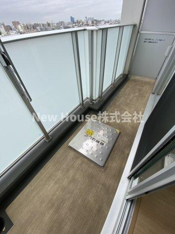 フレンシア椎名町のバルコニー