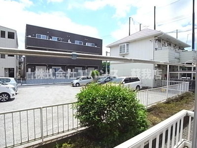 【バルコニー】 | エステートピアシティ5 | 暖かな日差しのふりそそぐバルコニー