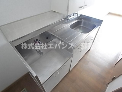 【キッチン】 | エステートピアシティ5 | コンパクトなキッチンで掃除もラクラク