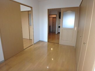 【洋室4.1帖】　落ち着いたナチュラルカラーの室内★
