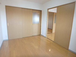 【洋室５帖】　収納力のあるクローゼット付きのお部屋★
