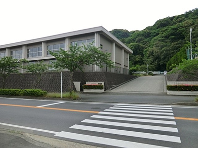 横須賀市立長沢中学校まで750ｍ