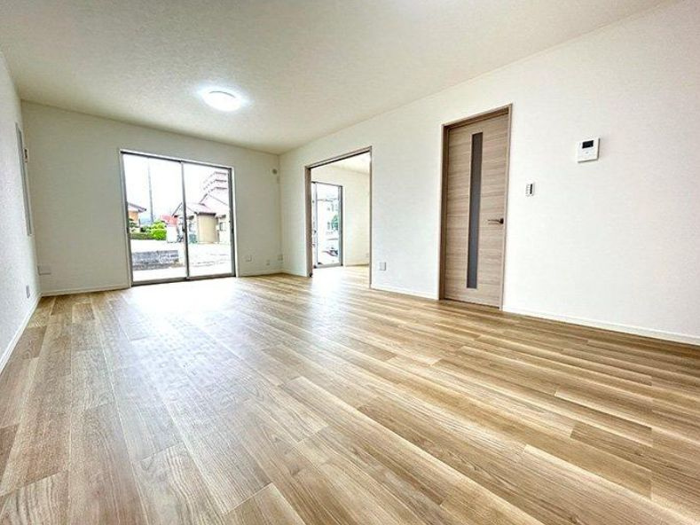 厚木市山際　中古戸建の居間・リビング|使いやすい居間です