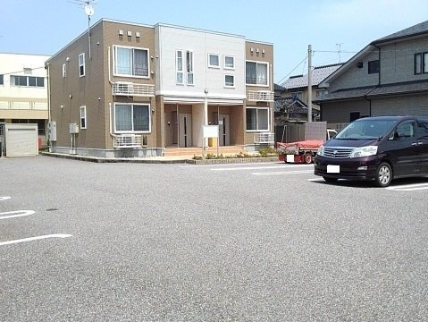シャン・シャトー　Ⅱの駐車場|駐車場があります