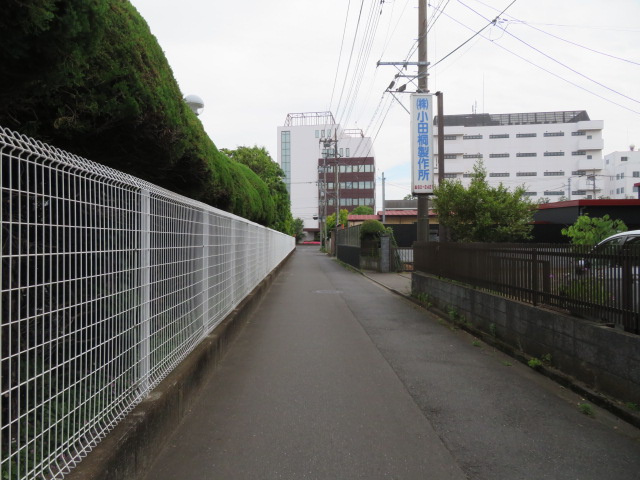 武蔵村山市伊奈平２丁目の倉庫の周辺