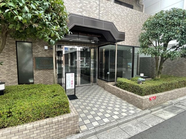 ライオンズマンション東駒形のエントランス