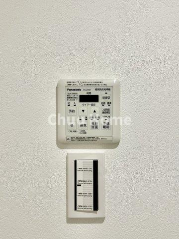 ハイツ両国駅前の冷暖房・空調設備|【浴室乾燥機】暖房・冷風・換気・乾燥が可能です。毎日を快適に過ごせるうれしい機能が揃っています。雨の日の洗濯物も安心です。
