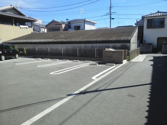 シャン・ノールⅥの駐車場