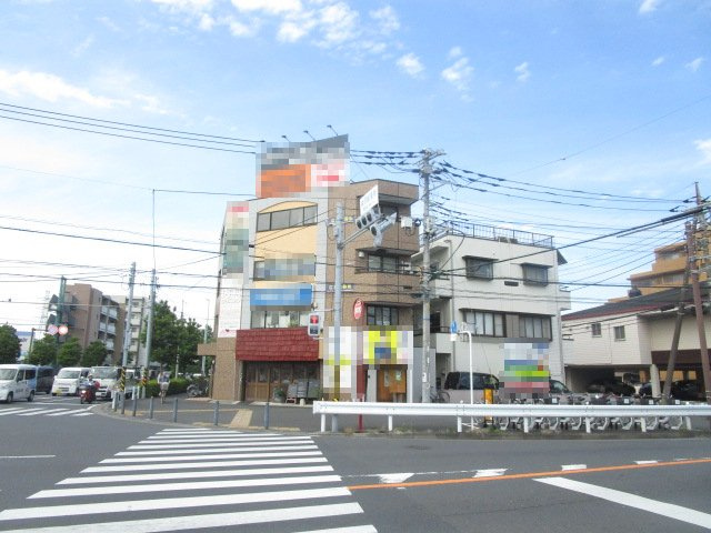 横浜市港北区新羽町の店舗事務所の外観