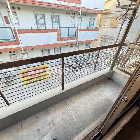 寝屋川市大成町貸家のバルコニー