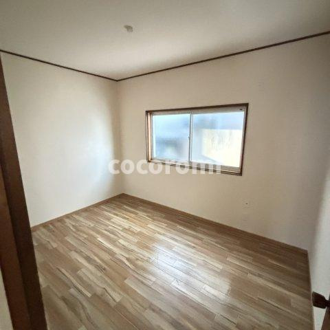寝屋川市大成町貸家の寝室