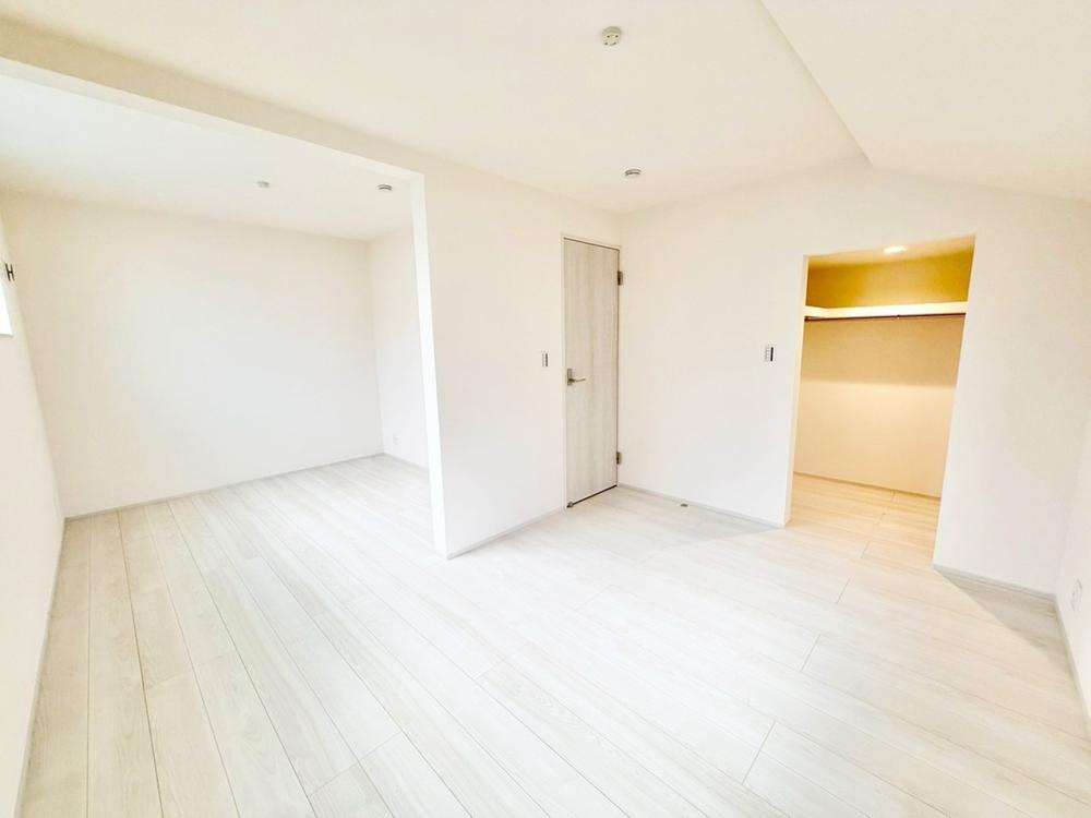 【Livele Garden.S】東久留米市前沢５丁目第３の洋室|ウォークインクローゼットのある住まいで収納上手な生活を実現！
(２号棟・３号棟)