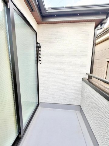 【Livele Garden.S】東久留米市前沢５丁目第３のバルコニー|陽当たりが良いので、お洗濯物もカラリと乾きそうですね