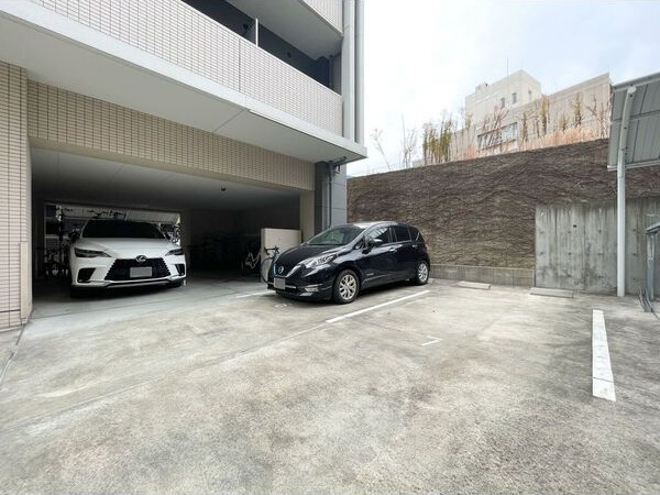 ポルタニグラ大須　駐車場あり(※1LDK+S専用)5月入居可能!2番手も受付中!の駐車場