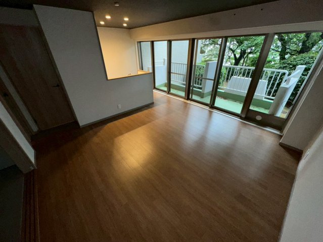 岡本エクセルの居間・リビング