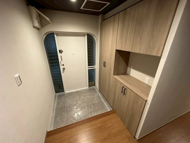 岡本エクセルの玄関