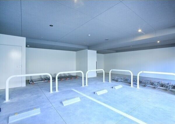 S-RESIDENCE神宮西駅前ascent(アセント)の駐車場