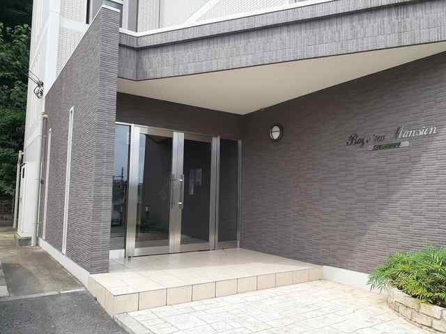 ベイビューのエントランス|落ち着いたエントランスです