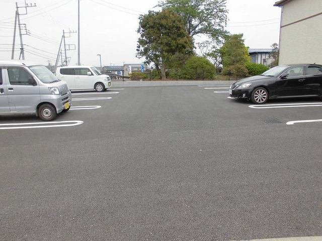 ビレッジヒル　Ⅵの駐車場|カースペースがあります