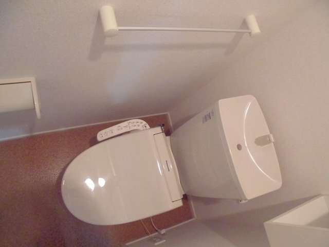 ビレッジヒル　Ⅵのトイレ|ゆったりとした空間のトイレです