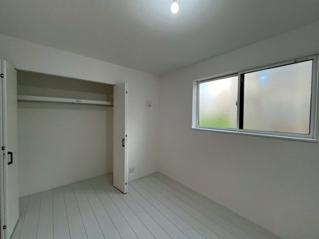 沖縄市登川 全5棟の洋室
