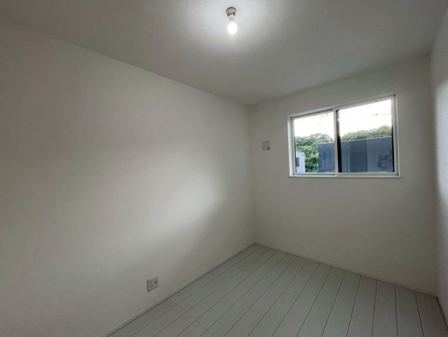 沖縄市登川 全5棟の洋室