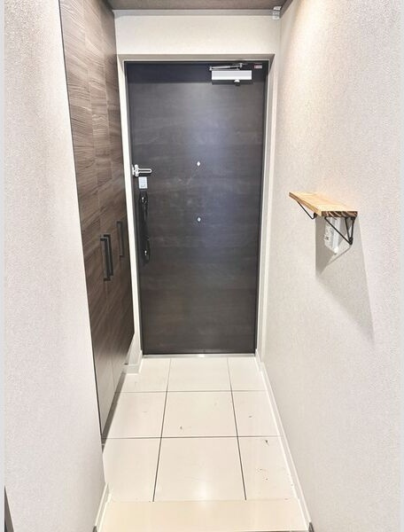 プレサンスロジェ名駅南の玄関