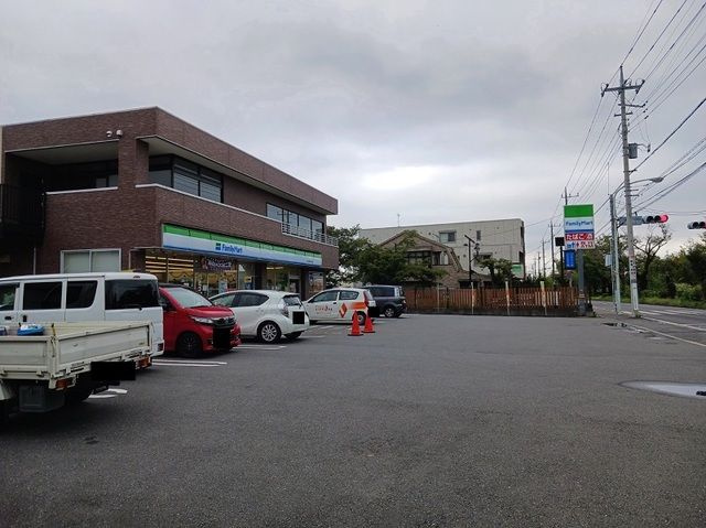 メイ・ガーデンの周辺