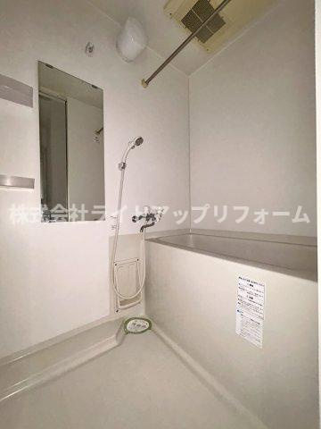 ロイスグラン神戸下沢通の浴室