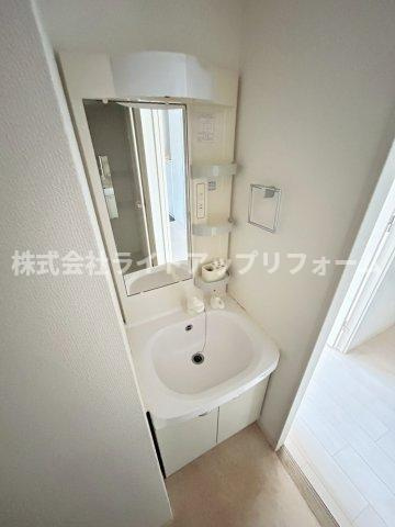 ロイスグラン神戸下沢通の洗面所