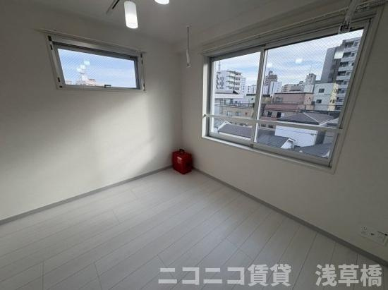マイスタイル台東三ノ輪のバルコニー
