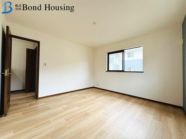 内装リフォーム済み物件　朝霧南町4丁目　中古戸建の洋室