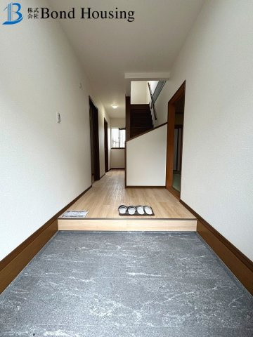 内装リフォーム済み物件　朝霧南町4丁目　中古戸建の玄関