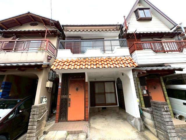 東板持町貸家