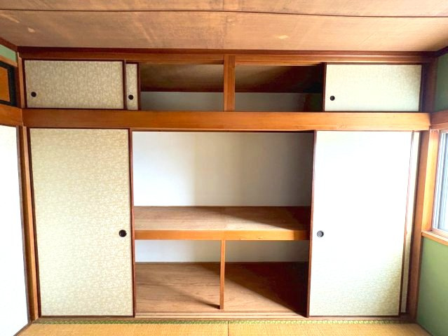 東板持町貸家の収納
