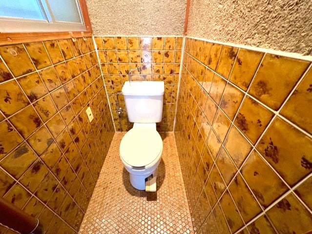 東板持町貸家のトイレ