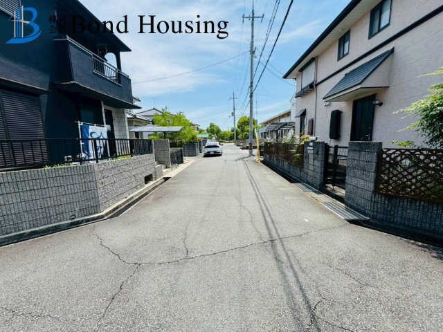 「リフォ済」「角地」宮下2丁目　築32年の前面道路含む現地写真|前面道路含む現地写真です