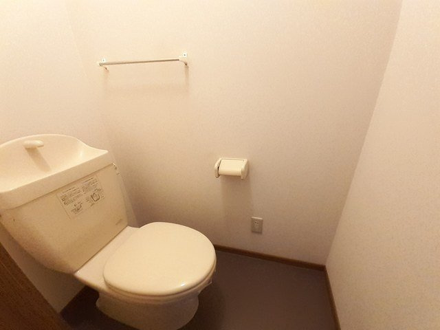 シャン・ド・フル－ルⅠ番館のトイレ|清潔感のあるトイレです