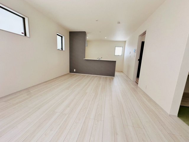 ■■うるま市前原-5号棟（全10棟）の居間・リビング
